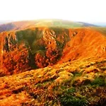 Chaleureux A Avec Terrasse, Barbecue Et Proche Des Pistes De - Fr-1-589-189 *